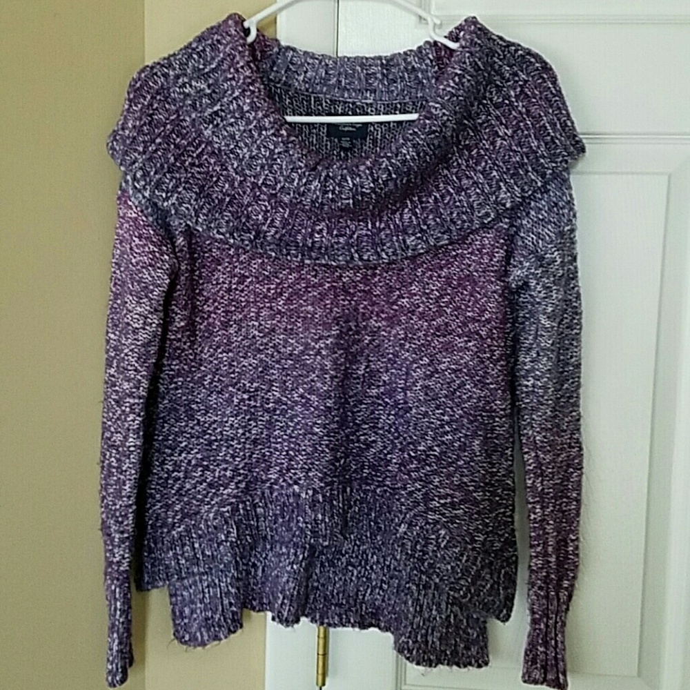 Large collar libg sleeve sweater, size XS